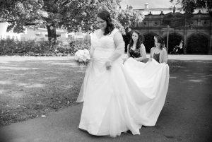 The bride arrives at Dublin Zoo for her Zoo Wedding ceremony